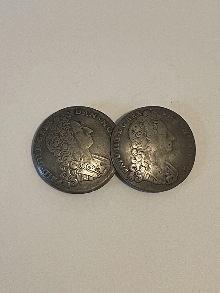 Read more about the article 1716 Norway 16 Skilling Silver Coins Made Into A Cufflink