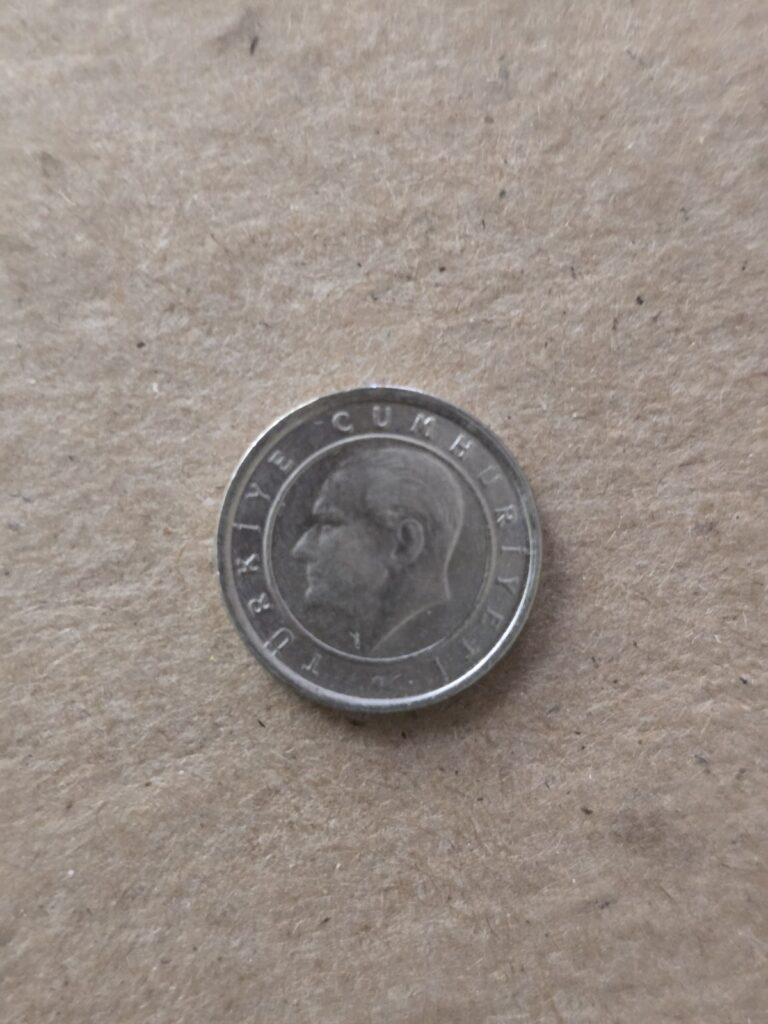 Read more about the article # C3658  TURKEY  COIN   5  KURUS   2006