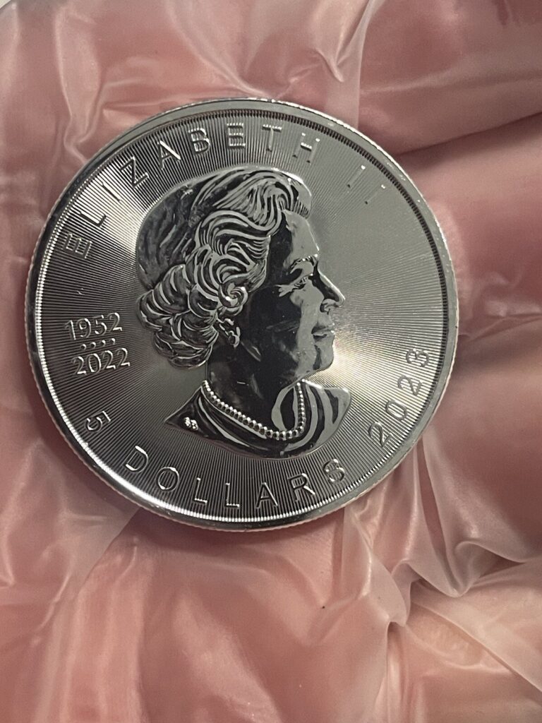 Read more about the article 2023 Canada 1 oz Silver Maple Leaf $5 Coin GEM BU