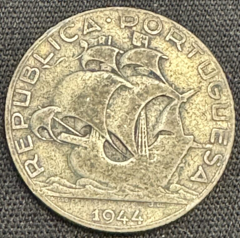 Read more about the article Portugal – 1944 – 2 1/2 Escudos – 65% Silver Portuguese Coin – Ship