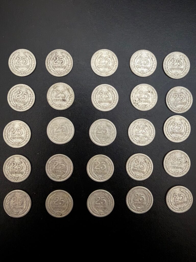 Read more about the article Lot of 25 Coins  1953  El Salvador  25 Centavos  90% Silver  Circulated