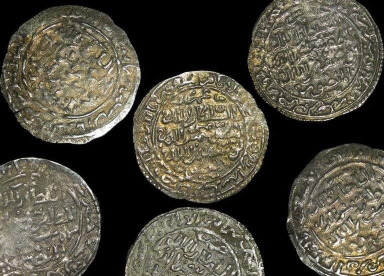 Read more about the article Set of 2 Rasulid Dynasty Silver Coins Yemen 1228-1454 CE Uncirculated