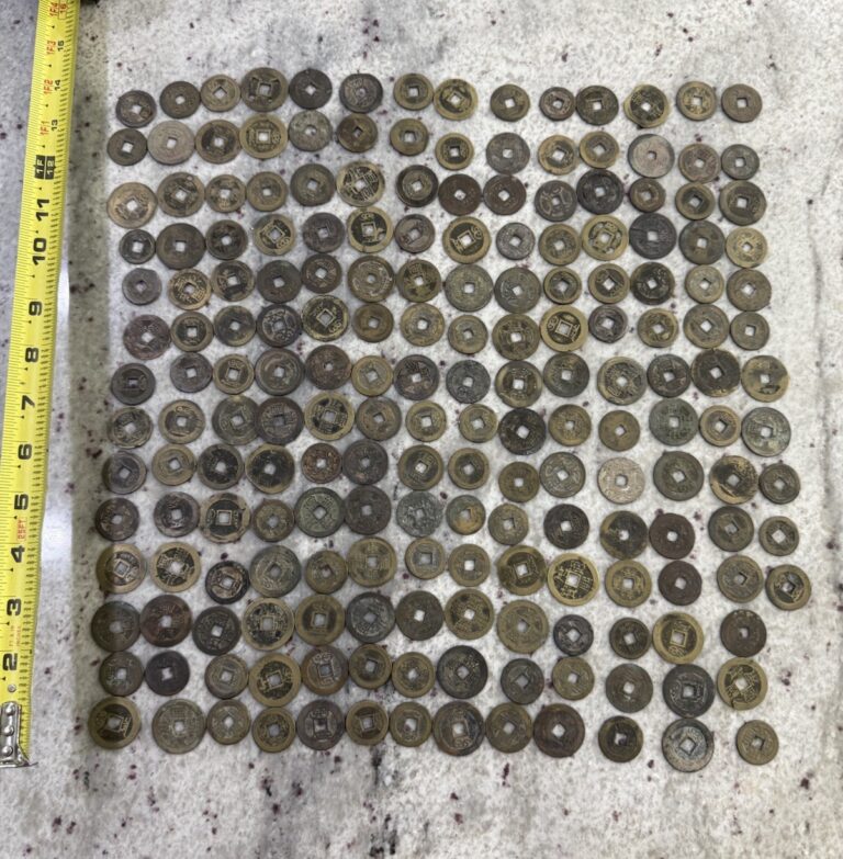 Read more about the article China Coin Collection 193 pcs Kai Yuan Tong Bao bronze cash coins  621 – 959 AD