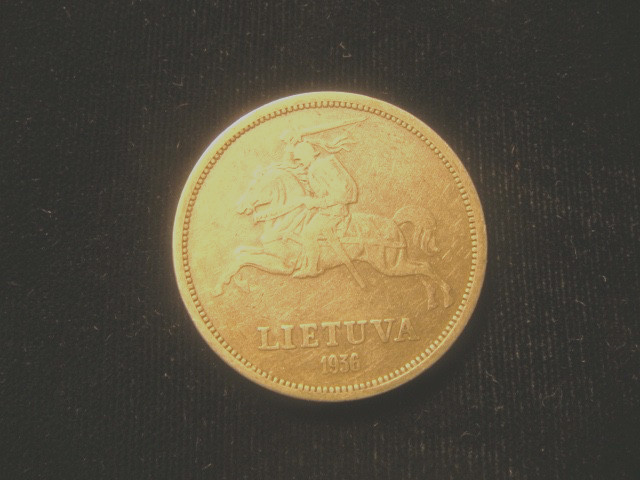 Read more about the article LITHUANIA. 5 LITAI 1936.Horseman charging. 0.750 Silver. KM 82.