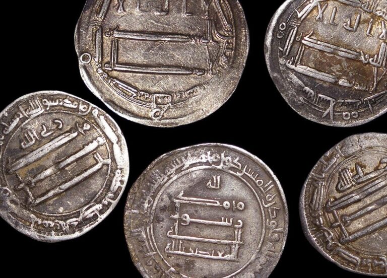 Read more about the article Set of 2 Silver Fals Coins from Abbasid Caliphate 750-1258 CE Collection