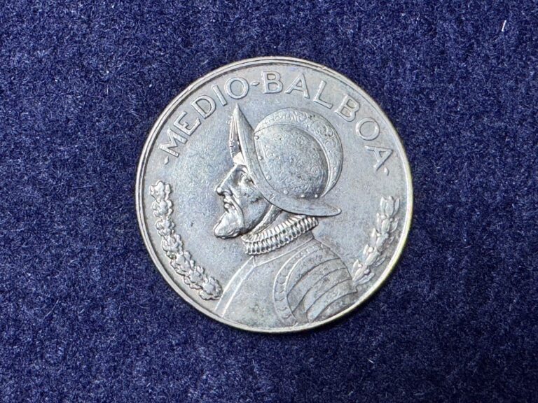 Read more about the article 1966 Panama 1 Balboa Silver Coin  .900 Silver  Circulated  Large Crown