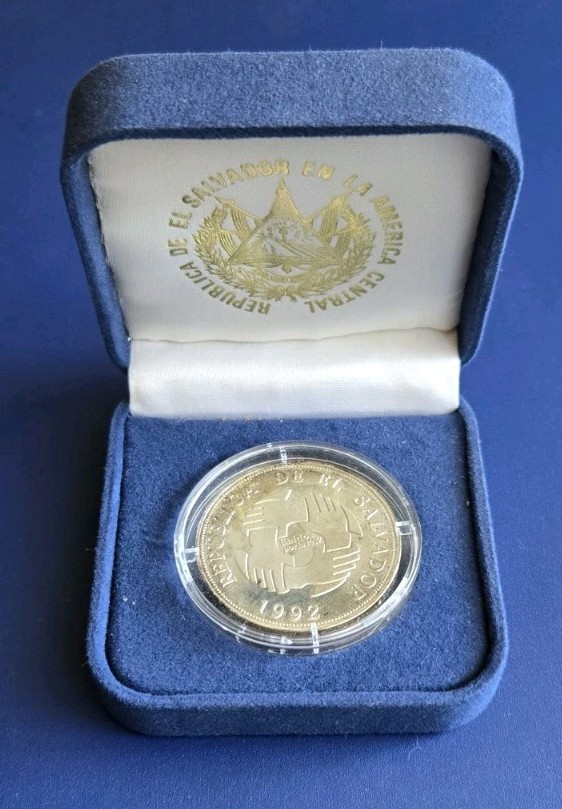 Read more about the article El Salvador Acuerdos de Paz 150 Colones – Silver Coin 1992 – Discoloration