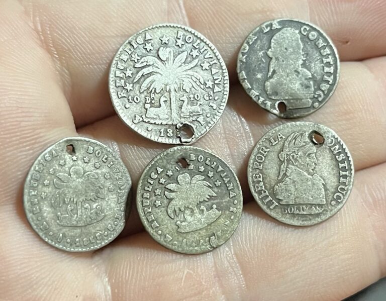 Read more about the article Lot Of 5 1800s 1 and 1/2 Sole Post Spanish Colonial Silver Old Coin Bolivia Potosi