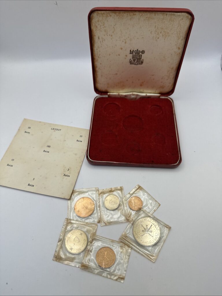 Read more about the article Muscat and Oman 6 Coins 1970 AH1390 Proof Set in Original Red Box (Rx1471561/Q4)