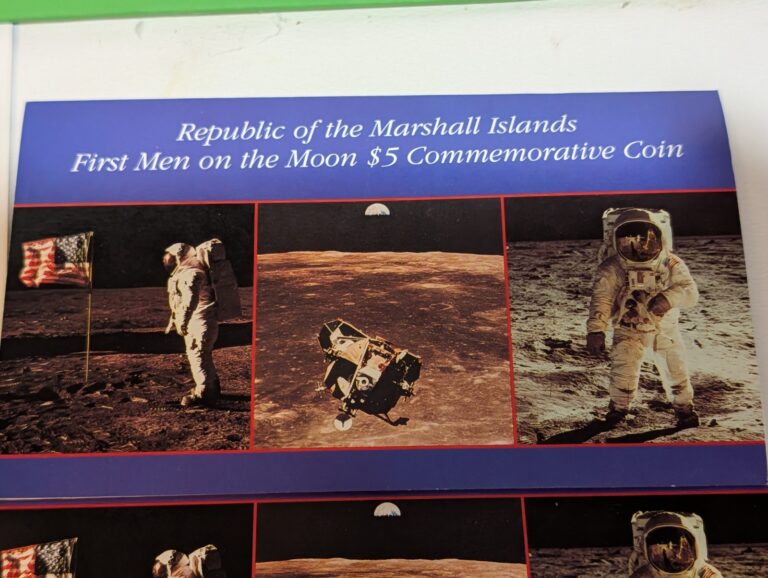 Read more about the article Marshall Islands First Men on the Moon Commemorative Coins with envelopes