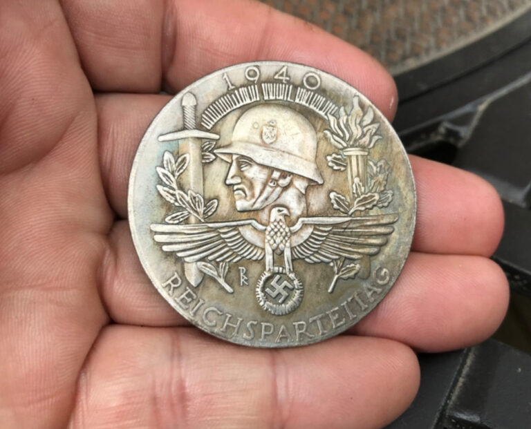 Read more about the article LARGE 1940 WWII GERMAN PARTY RALLY WAR EAGLE COMMEMORATIVE COIN