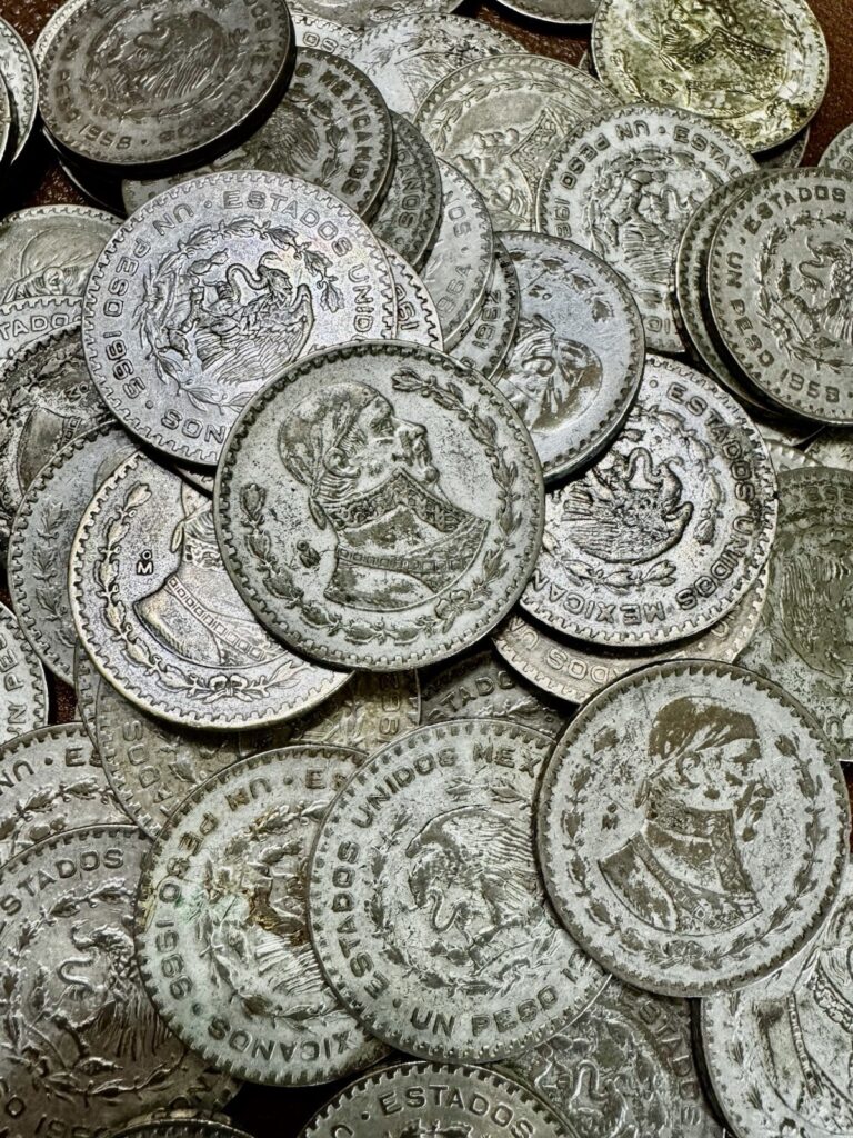 Read more about the article Authentic Mexico’s Last 10% Silver Coin 1957-1967 Un Peso Morelos / Circulated