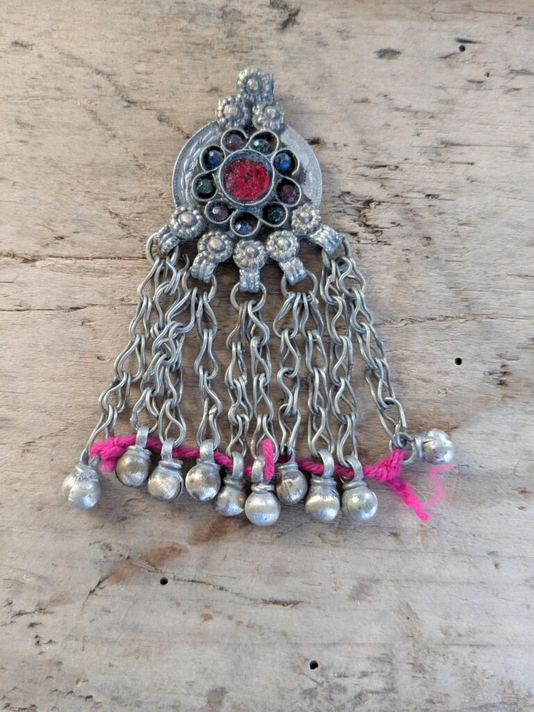 Read more about the article Vintage Waziri Waziristan Coin Pendant Ethnic Tribal Focal (17643)