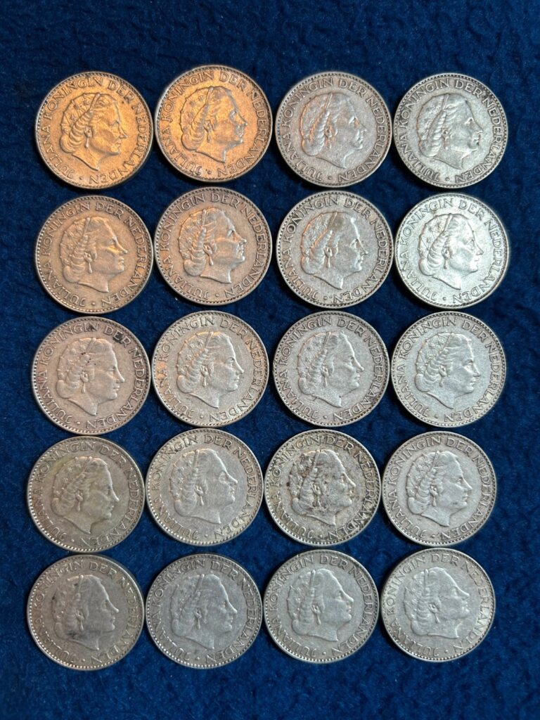 Read more about the article Lot 20 Netherlands 1 Gulden Silver Coins Fineness .720