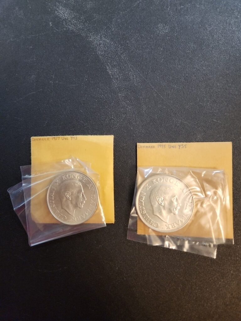 Read more about the article #2 DENMARK 2 KRONER  1937 1945 UNC COIN LOT #8128