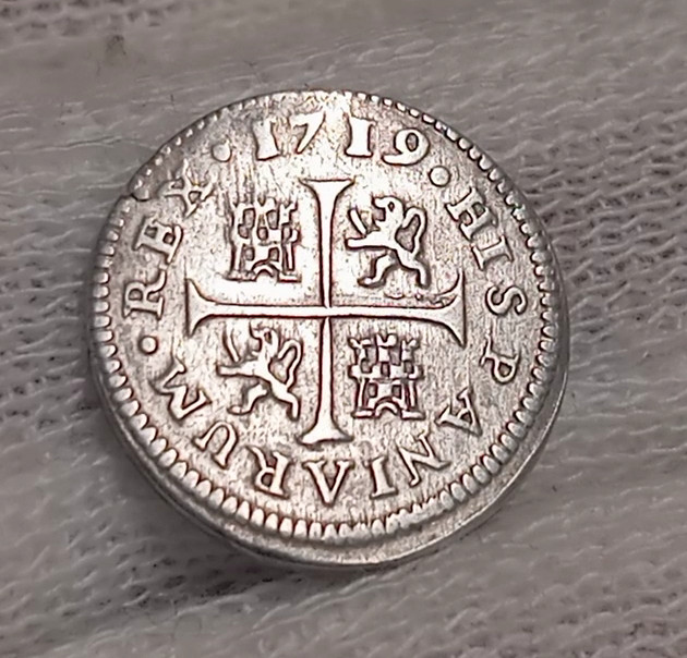 Read more about the article 1/2 real Philip Felipe V Spain 1719 Cuenca spanish colonial silver cross coin