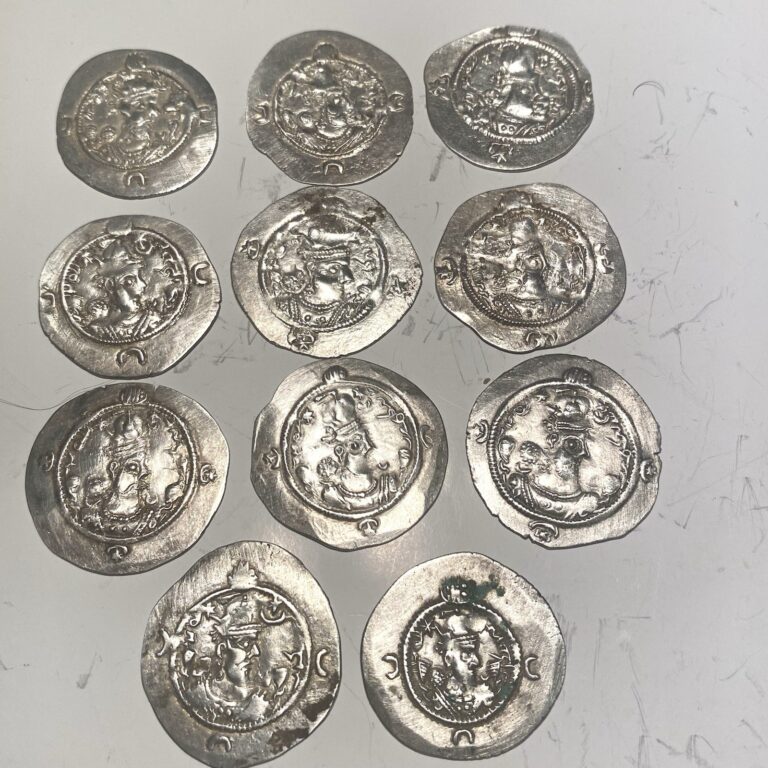 Read more about the article SASANIAN KINGS  Varhran VI. 590-591 AD. AR. Drachm 4gr 32mm VF – 1 Bid 1 Coin