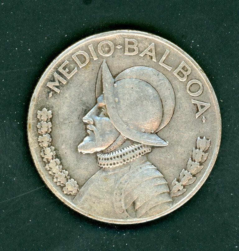 Read more about the article PANAMA 1930 1/2 BALBOA SILVER COIN – KM# 12.1 – AS SHOWN