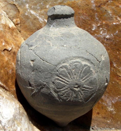 Read more about the article Byzantine  Islamic  Crusader -Greek Fire Grenade w/ Seljuk Coins 12-13th Cent AD