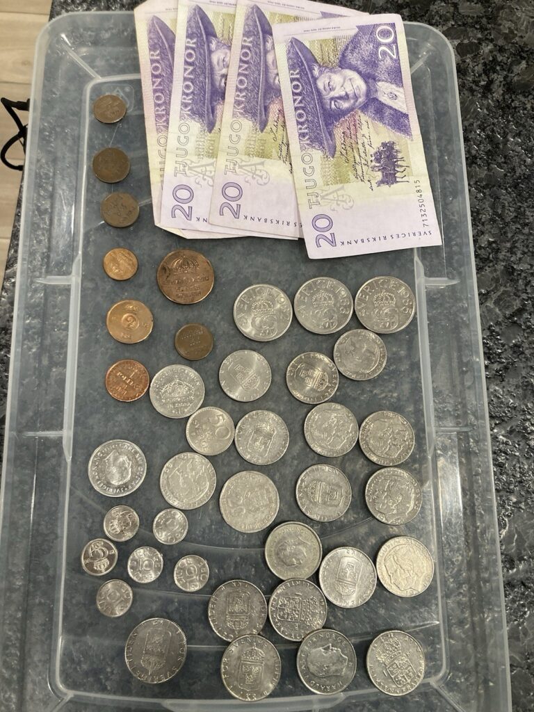 Read more about the article Mixed COIN LOT Sweden Krona 4 Bills And Swedish Coins Lot Of Sverige. ID1S