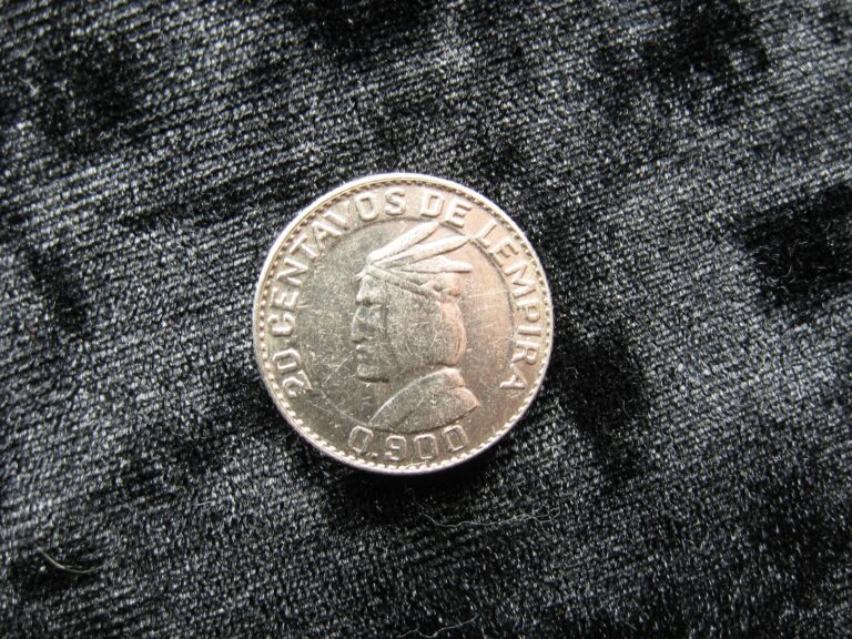 Read more about the article small old world SILVER coin HONDURAS 20 centavos 1958 KM73 Lempira (137)